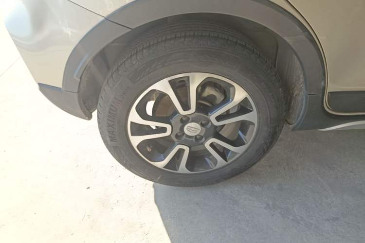 Used Geely Auto Vision X3 2017 1.5L Automatic Elite Model Right Rear Wheel Hub