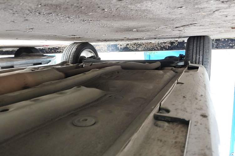 Used Geely Auto Vision X3 2017 1.5L Automatic Elite Model Right Side Sill