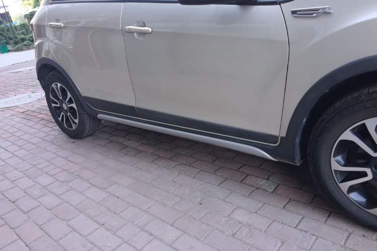 Used Geely Auto Vision X3 2017 1.5L Manual Elite Model Right Side Sill