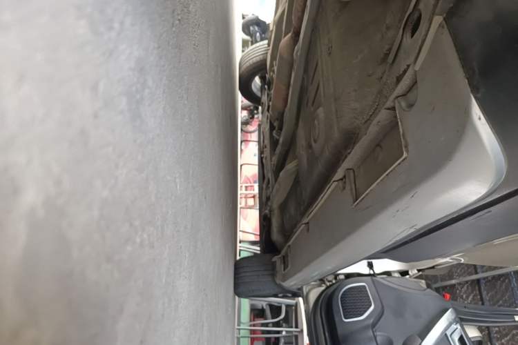 Used Geely Auto Vision X3 2017 1.5L Automatic Elite Model Right Side Sill