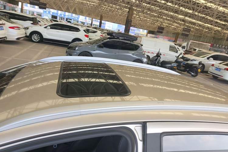 Used Geely Auto Vision X3 2017 1.5L Manual Luxury Model Roof