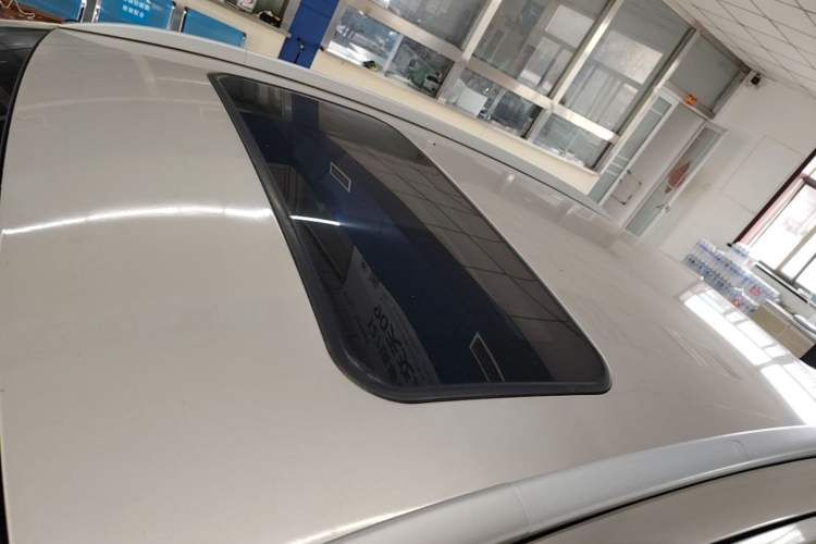 Used Geely Auto Vision X3 2017 1.5L Automatic Luxury Model Roof