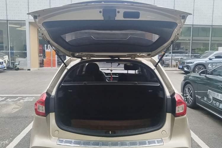 Used Geely Auto Vision X3 2017 1.5L Automatic Luxury Model Trunk
