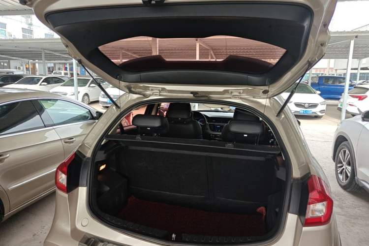 Used Geely Auto Vision X3 2017 1.5L Automatic Elite Model Trunk