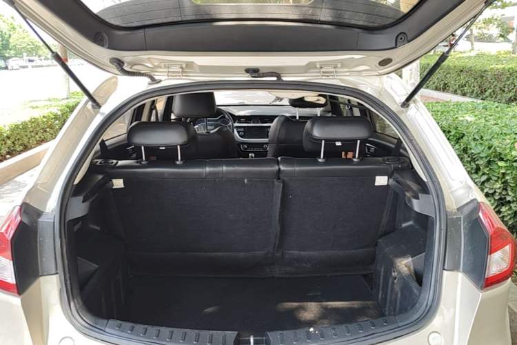 Used Geely Auto Vision X3 2017 1.5L Manual Luxury Model Trunk
