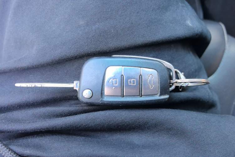Used Geely Auto Vision X3 2017 1.5L Manual Elite Model Vehicle Key