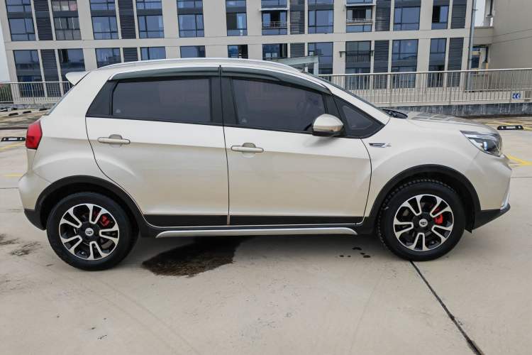 Used Geely Auto Vision X3 2018 1.5L Automatic Anniversary Edition Exterior 5