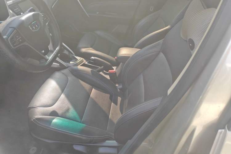 Used Geely Auto Vision X3 2018 1.5L Automatic Anniversary Edition Interior 2