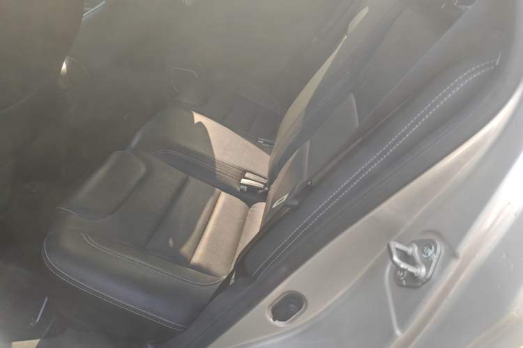 Used Geely Auto Vision X3 2018 1.5L Automatic Anniversary Edition Interior 4