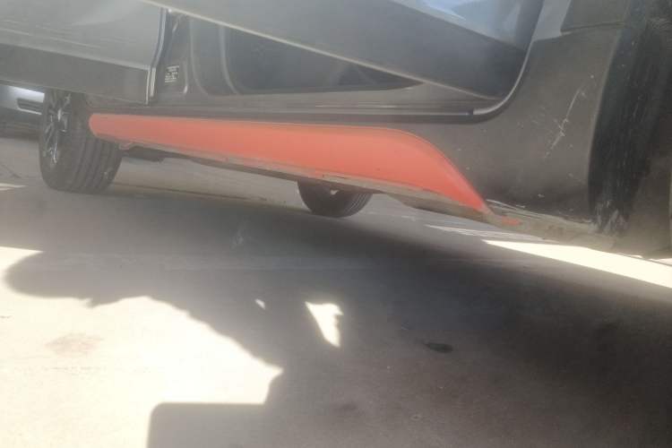 Used Geely Auto Vision X3 2018 1.5L Automatic Anniversary Edition Right Side Sill