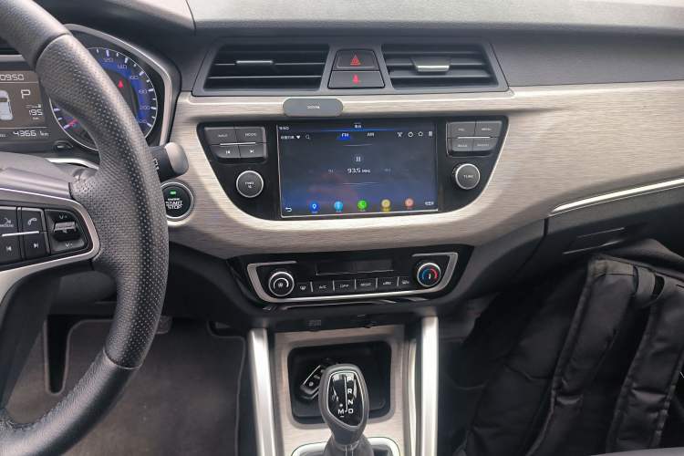 Used Geely Auto Vision X3 2018 1.5L Automatic Anniversary Edition Audio And AC Panel
