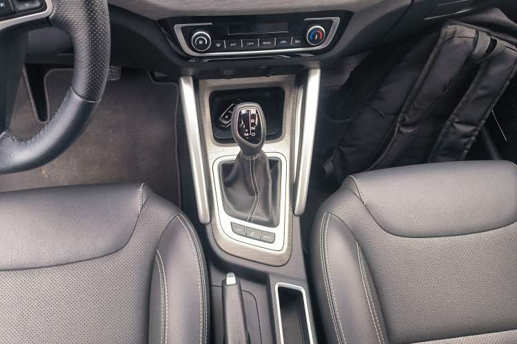 Used Geely Auto Vision X3 2018 1.5L Automatic Anniversary Edition Gear Lever