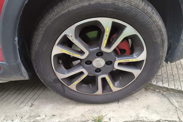 Used Geely Auto Vision X3 2018 1.5L Automatic Anniversary Edition Right Front Wheel Hub