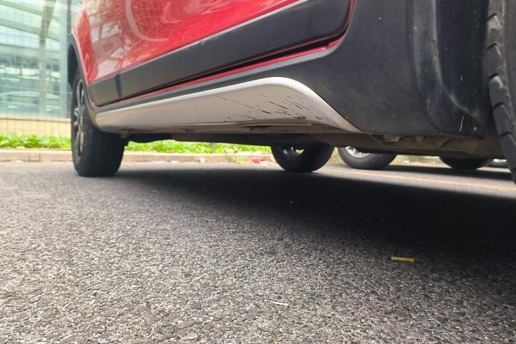 Used Geely Auto Vision X3 2018 1.5L Automatic Anniversary Edition Right Side Sill