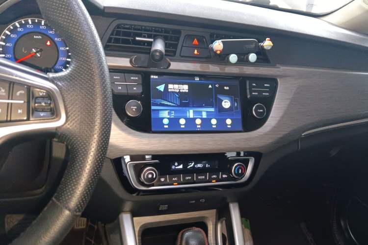 Used Geely Auto Vision X3 2018 1.5L Automatic Anniversary Edition Audio And AC Panel