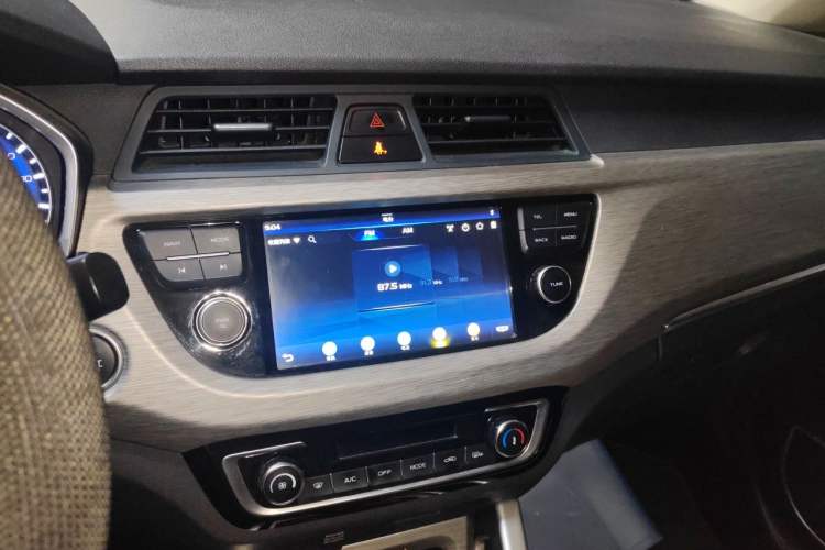 Used Geely Auto Vision X3 2018 1.5L Automatic Anniversary Edition Audio And AC Panel