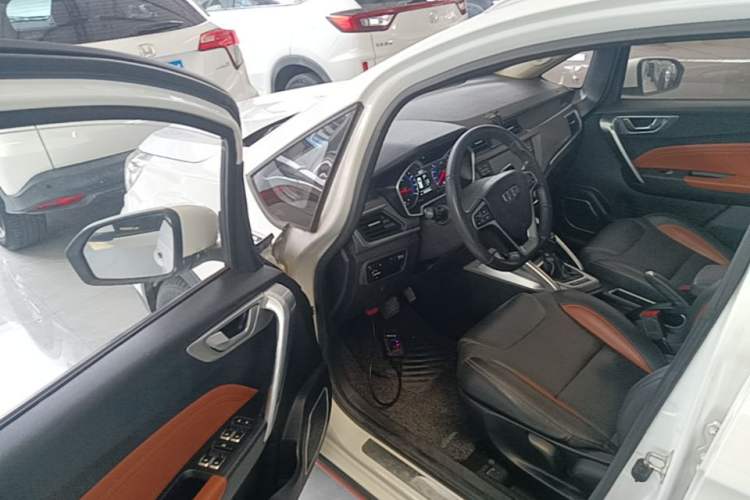 Used Geely Auto Vision X3 2018 1.5L Automatic Anniversary Edition Driver Seat