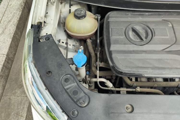 Used Geely Auto Vision X3 2018 1.5L Automatic Anniversary Edition Engine Bay Right