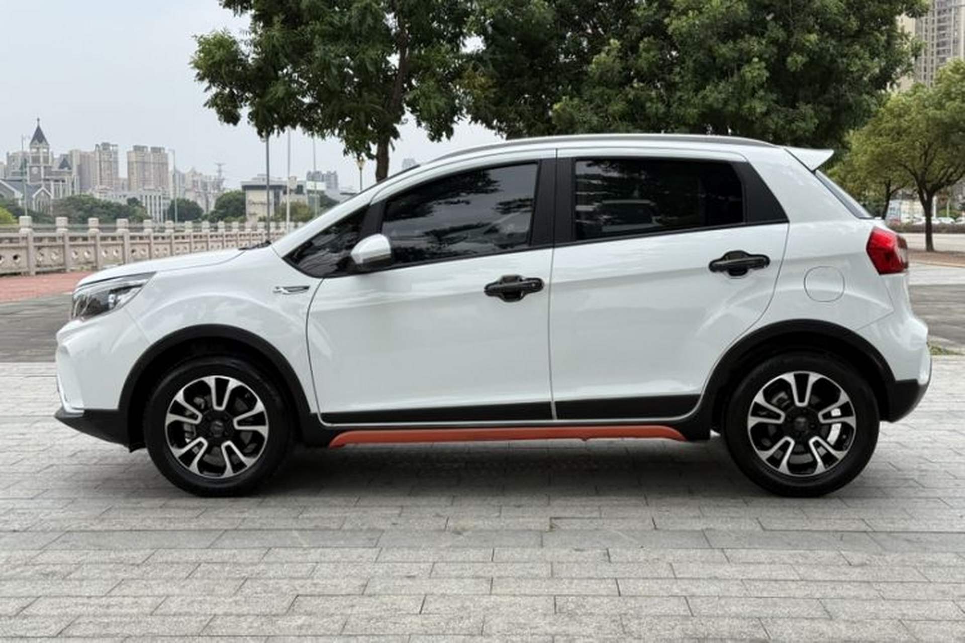 Used Geely Auto Vision X3 2018 1.5L Automatic Anniversary Edition Exterior 2