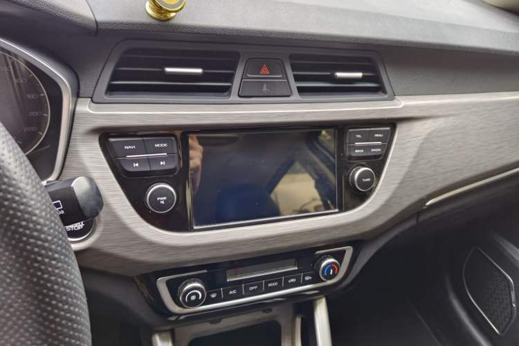 Used Geely Auto Vision X3 2018 1.5L Automatic Anniversary Edition Interior 1
