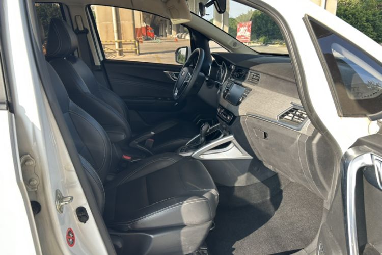 Used Geely Auto Vision X3 2018 1.5L Automatic Anniversary Edition Interior 10