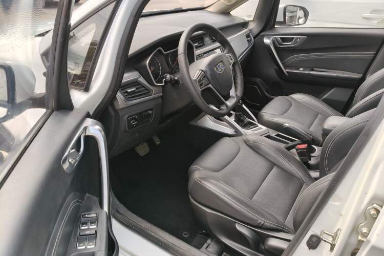 Used Geely Auto Vision X3 2018 1.5L Automatic Anniversary Edition Interior 2