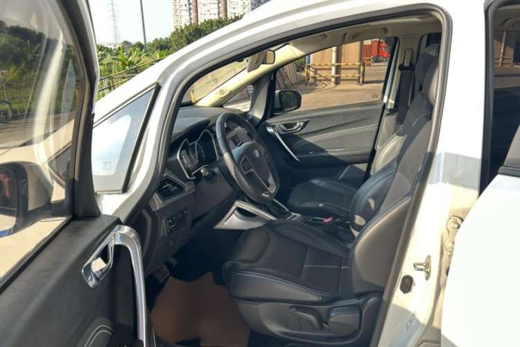 Used Geely Auto Vision X3 2018 1.5L Automatic Anniversary Edition Interior 3