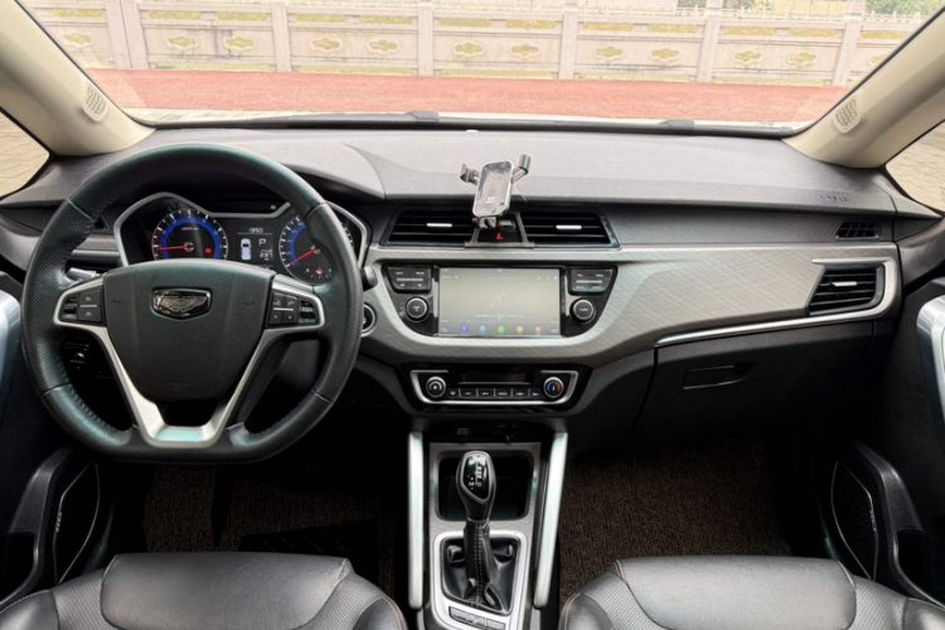 Used Geely Auto Vision X3 2018 1.5L Automatic Anniversary Edition Interior 3