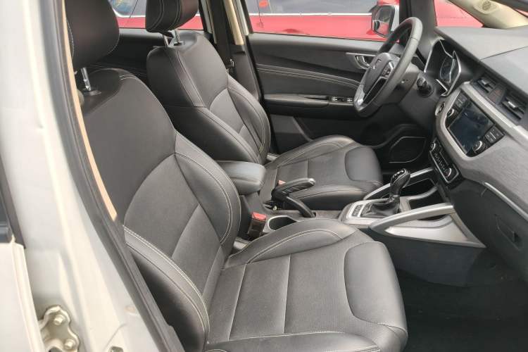 Used Geely Auto Vision X3 2018 1.5L Automatic Anniversary Edition Interior 4