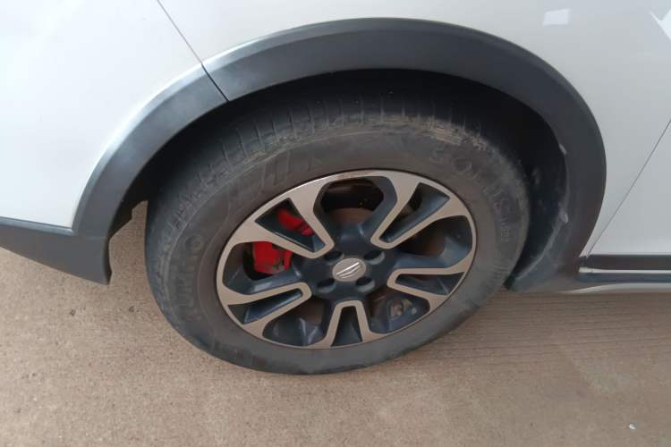 Used Geely Auto Vision X3 2018 1.5L Automatic Anniversary Edition Left Front Wheel Hub