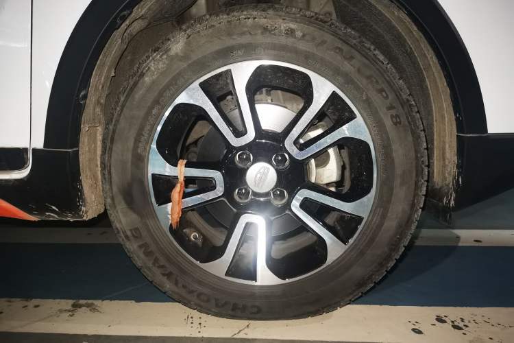 Used Geely Auto Vision X3 2018 1.5L Automatic Anniversary Edition Right Front Wheel Hub