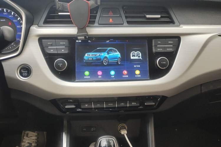 Used Geely Auto Vision X3 2019 Upgraded Model 1.5L CVT Prestige Version Audio And AC Panel
