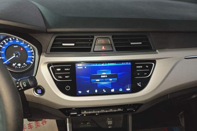 Used Geely Auto Vision X3 2019 Upgraded Model 1.5L CVT Prestige Version Audio And AC Panel