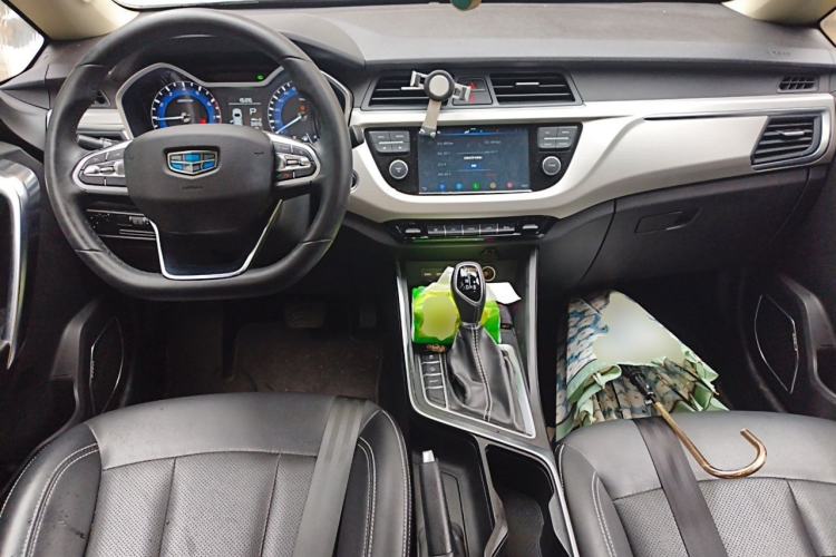 Used Geely Auto Vision X3 2019 Upgraded Model 1.5L CVT Prestige Version Center Console
