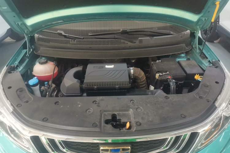 Used Geely Auto Vision X3 2019 Upgraded Model 1.5L Manual Elite Version Engine Bay