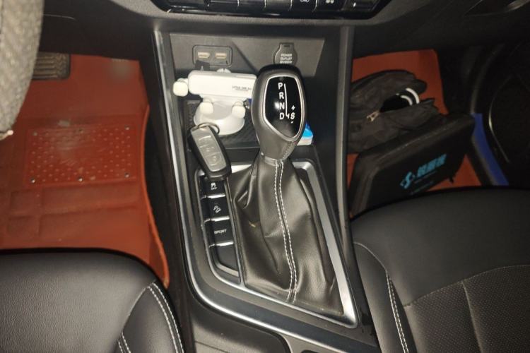 Used Geely Auto Vision X3 2019 Upgraded Model 1.5L CVT Prestige Version Gear Lever