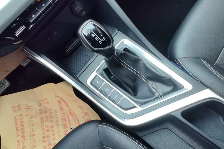 Used Geely Auto Vision X3 2019 Upgraded Model 1.5L CVT Elite Version Gear Lever