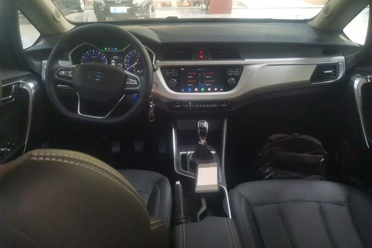 Used Geely Auto Vision X3 2019 Upgraded Model 1.5L Manual Elite Version Interior 2