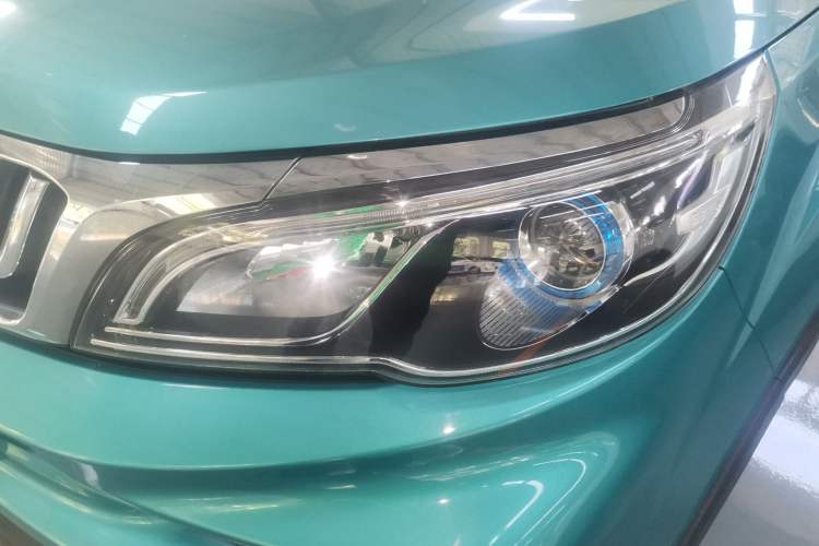 Used Geely Auto Vision X3 2019 Upgraded Model 1.5L Manual Elite Version Left Front Headlight