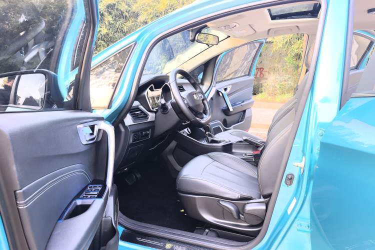 Used Geely Auto Vision X3 2019 Upgraded Model 1.5L CVT Prestige Version Left Front Seat