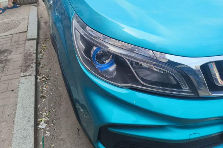 Used Geely Auto Vision X3 2019 Upgraded Model 1.5L CVT Prestige Version Right Front Headlight