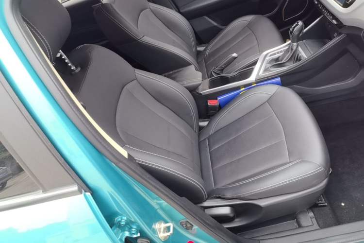 Used Geely Auto Vision X3 2019 Upgraded Model 1.5L CVT Elite Version Right Front Seat