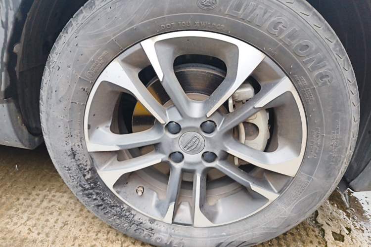 Used Geely Auto Vision X3 2019 Upgraded Model 1.5L CVT Prestige Version Right Front Wheel Hub