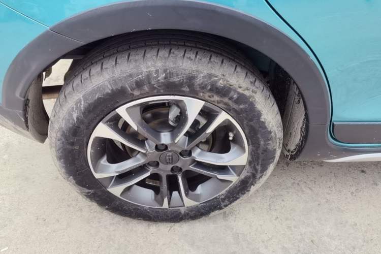 Used Geely Auto Vision X3 2019 Upgraded Model 1.5L CVT Elite Version Right Rear Wheel Hub