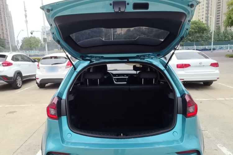 Used Geely Auto Vision X3 2019 Upgraded Model 1.5L CVT Elite Version Trunk