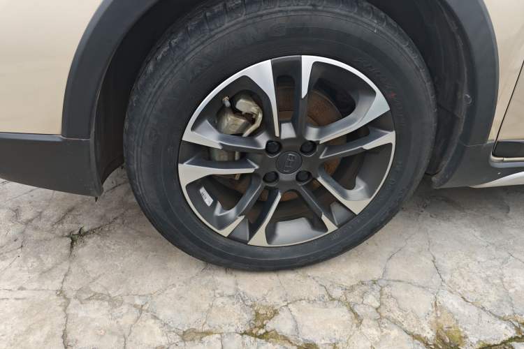 Used Geely Auto Vision X3 2019 Upgraded Model 1.5L CVT Prestige Version Left Front Wheel Hub