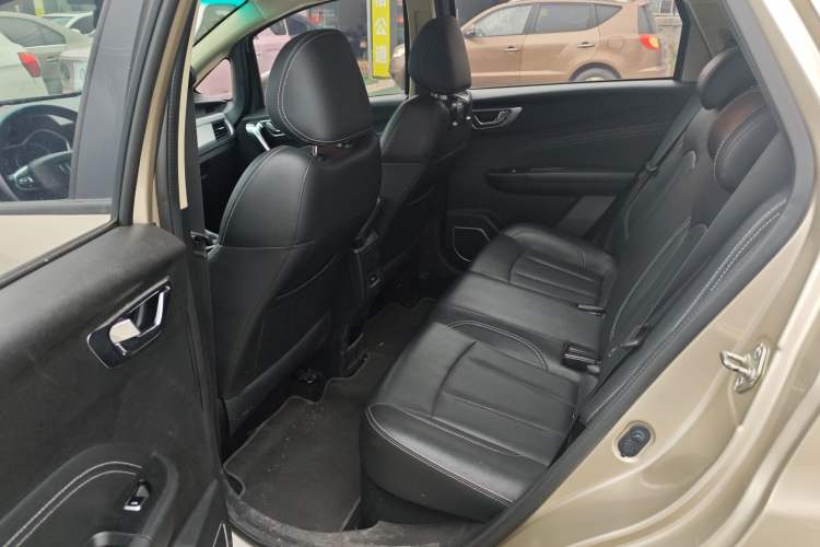 Used Geely Auto Vision X3 2019 Upgraded Model 1.5L CVT Prestige Version Left Rear Seat