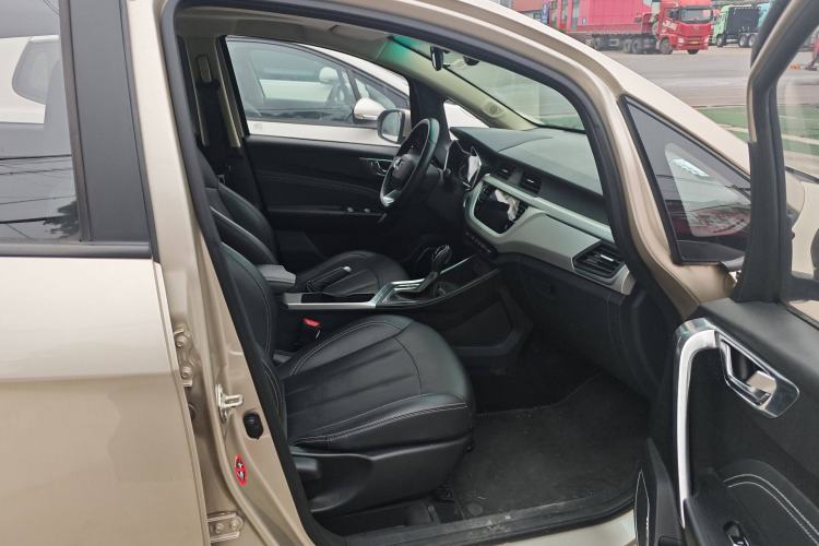Used Geely Auto Vision X3 2019 Upgraded Model 1.5L CVT Prestige Version Right Front Seat