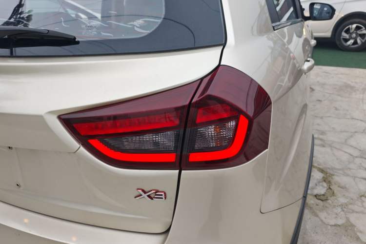 Used Geely Auto Vision X3 2019 Upgraded Model 1.5L CVT Prestige Version Right Rear Taillight