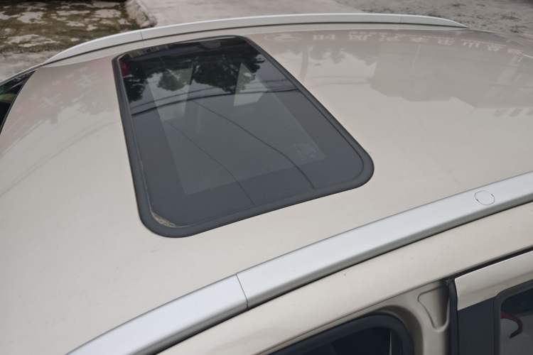 Used Geely Auto Vision X3 2019 Upgraded Model 1.5L CVT Prestige Version Roof